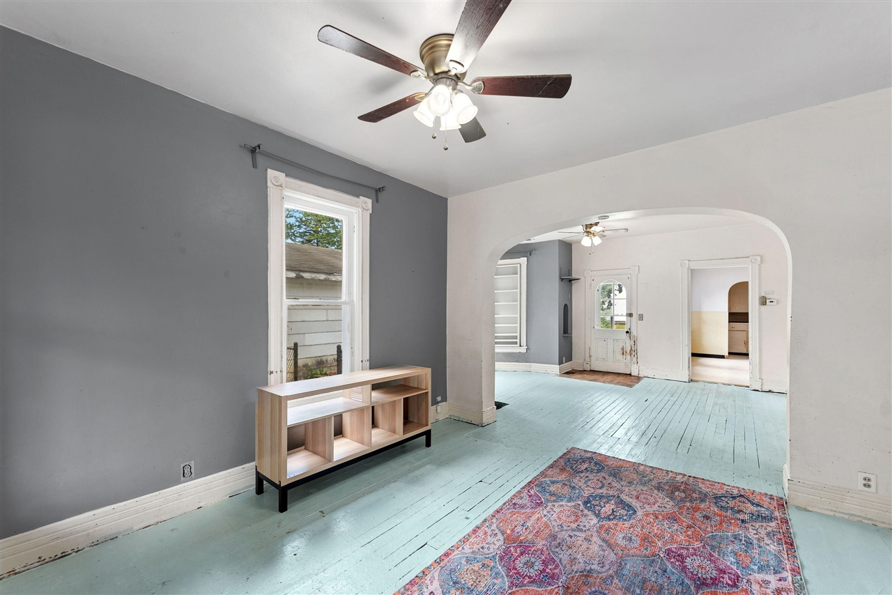 2nd image of 105 E Locust St, Three Oaks, MI 49128 | MLS# 70554654