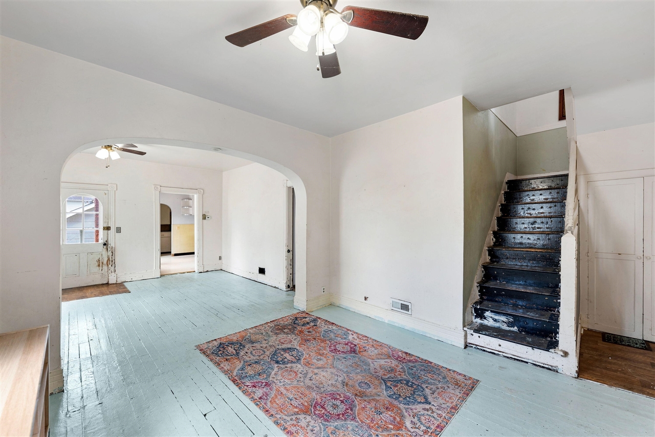 3rd image of 105 E Locust St, Three Oaks, MI 49128 | MLS# 70554654
