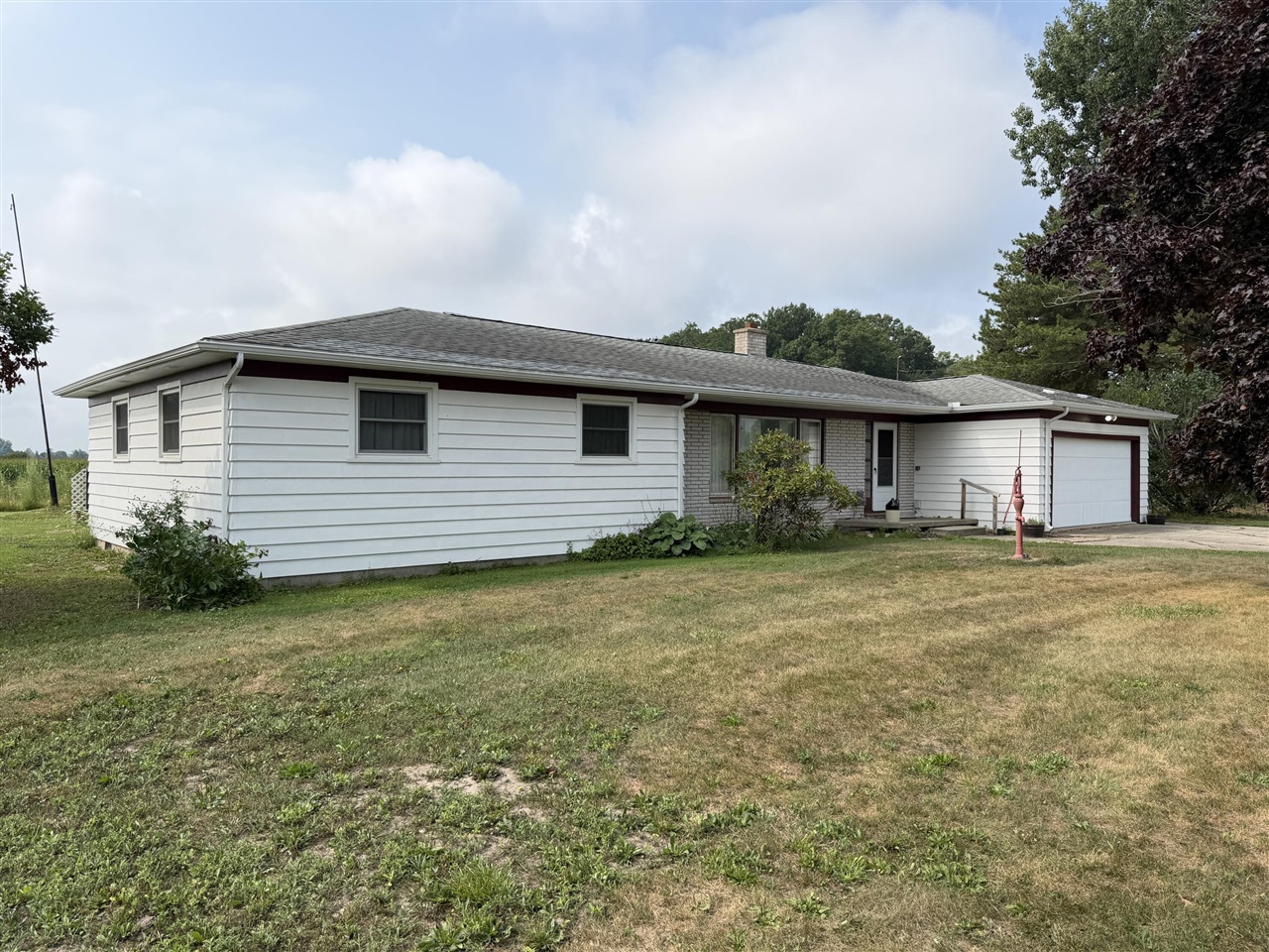 Photo 1 of Sale Pending at 2095 Brettrager Dr, Saginaw, MI 48601 | MLS# 70554656 | Listing updated on 2026-10-02