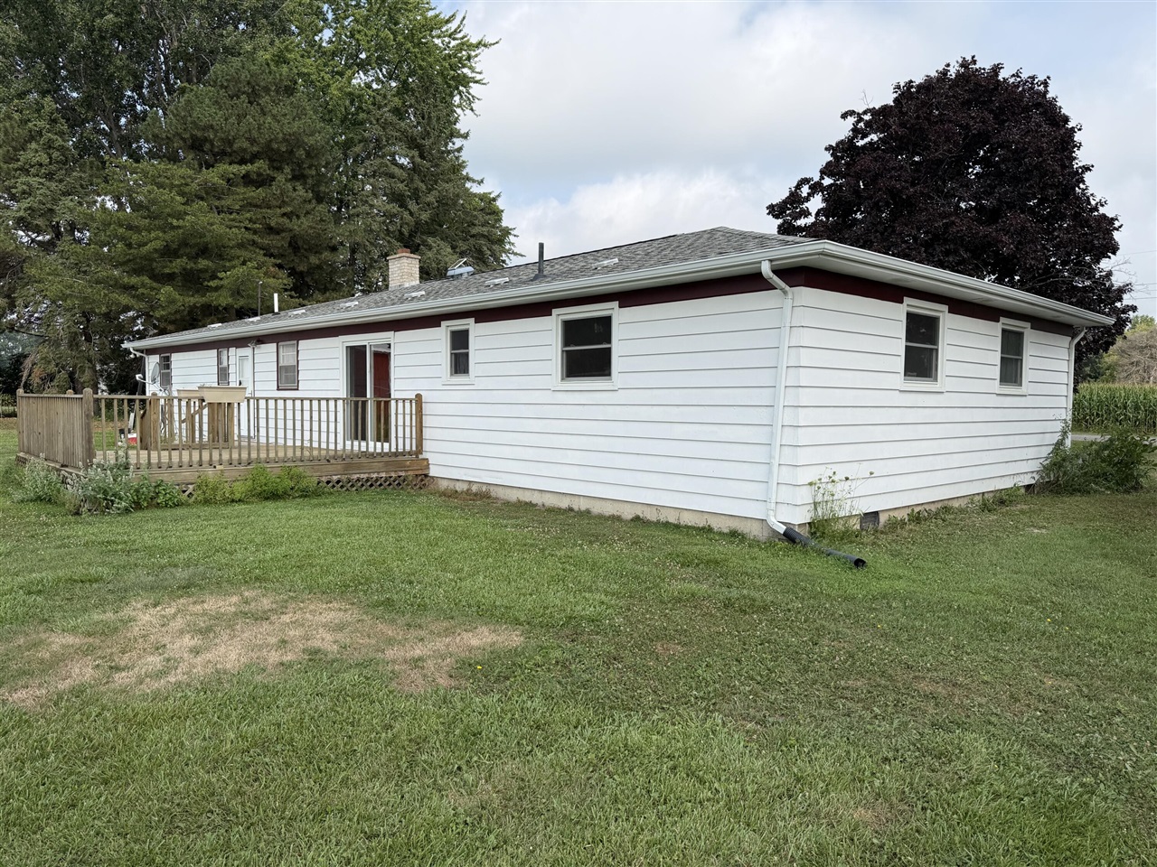 Photo 3 of Sale Pending at 2095 Brettrager Dr, Saginaw, MI 48601 | MLS# 70554656 | Listing updated on 2026-10-02