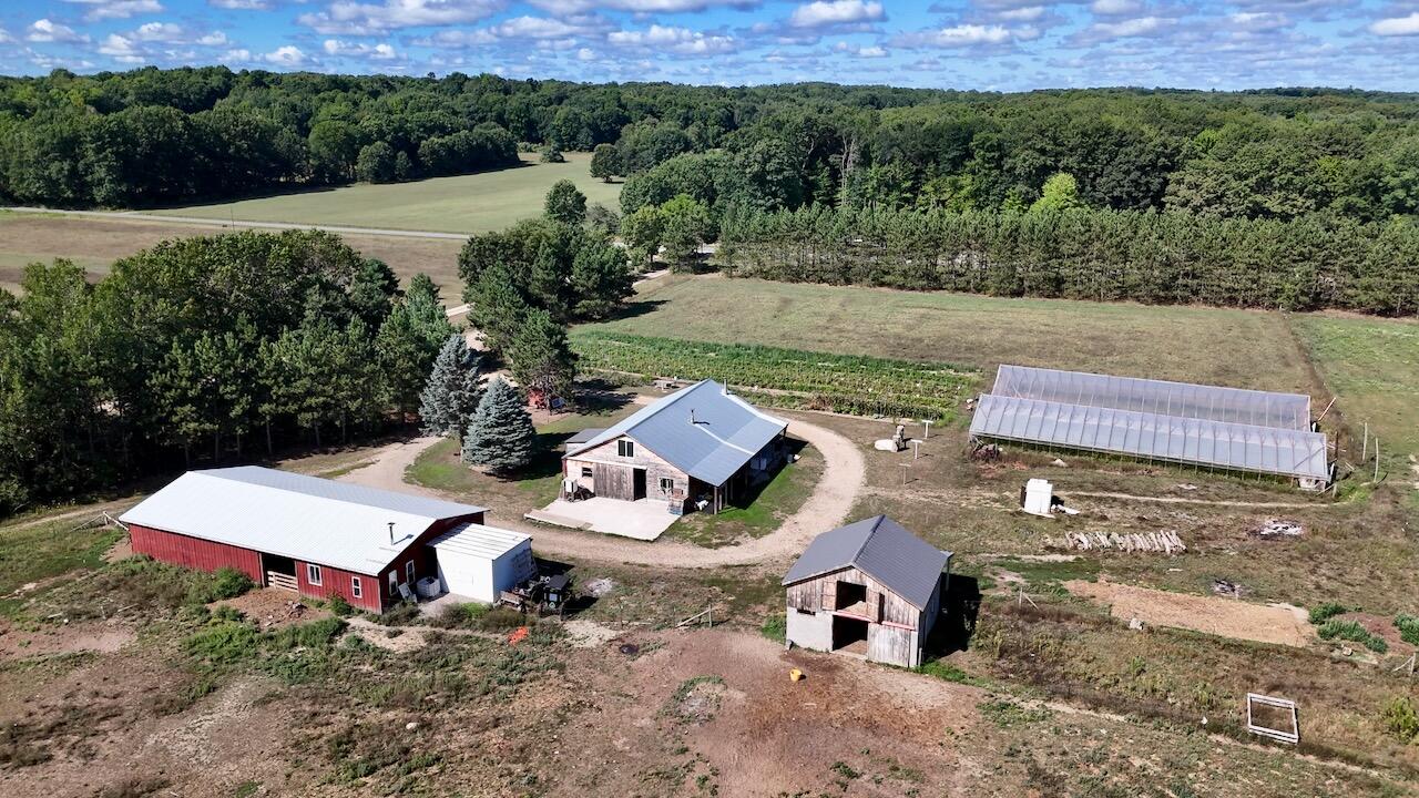 3rd image of 11276 N Pine Grove Rd, Vestaburg, MI 48891 | MLS# 70554664