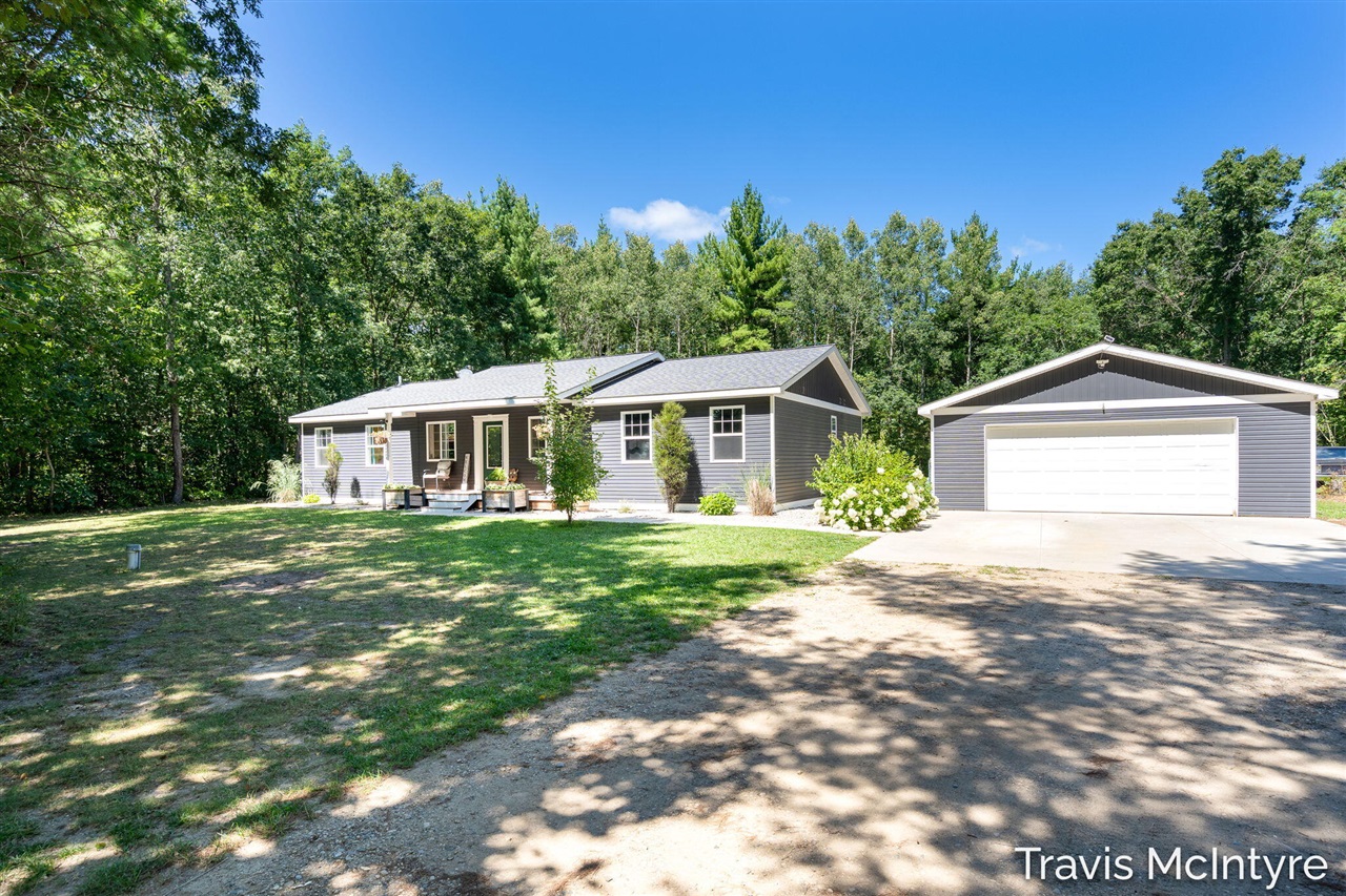 1st image of 20392 Gates Rd, Howard City, MI 49329 | MLS# 70554670