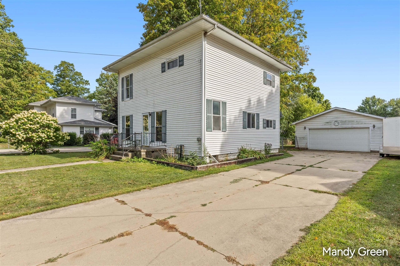 2nd image of 113 W Maple St, Carson City, MI 48811 | MLS# 70554677