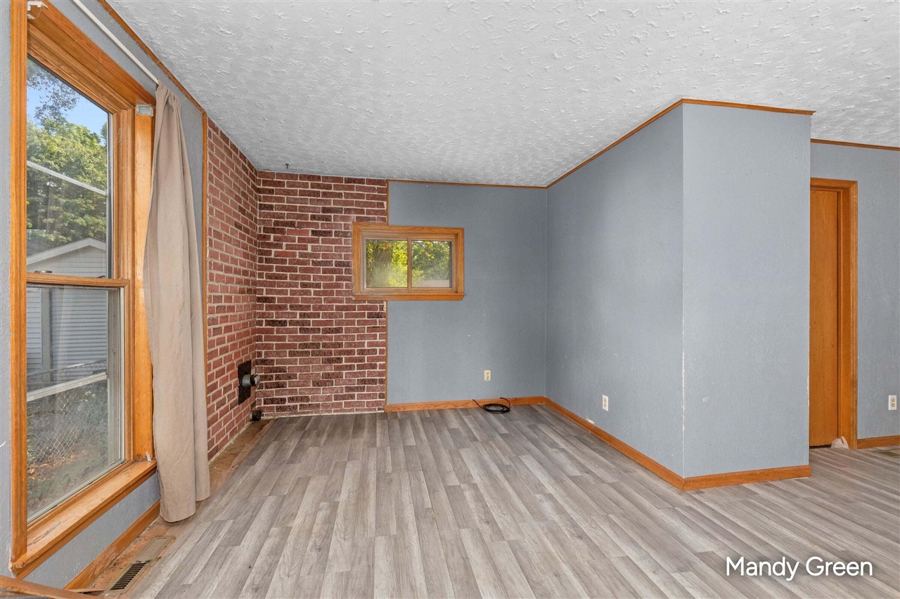 4th image of 113 W Maple St, Carson City, MI 48811 | MLS# 70554677