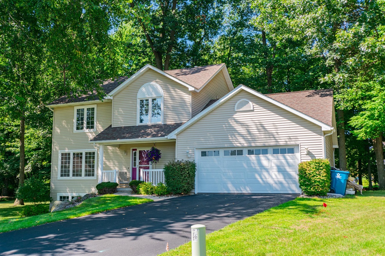 1st image of 132 Kensington Ct, Battle Creek, MI 49015 | MLS# 70554714