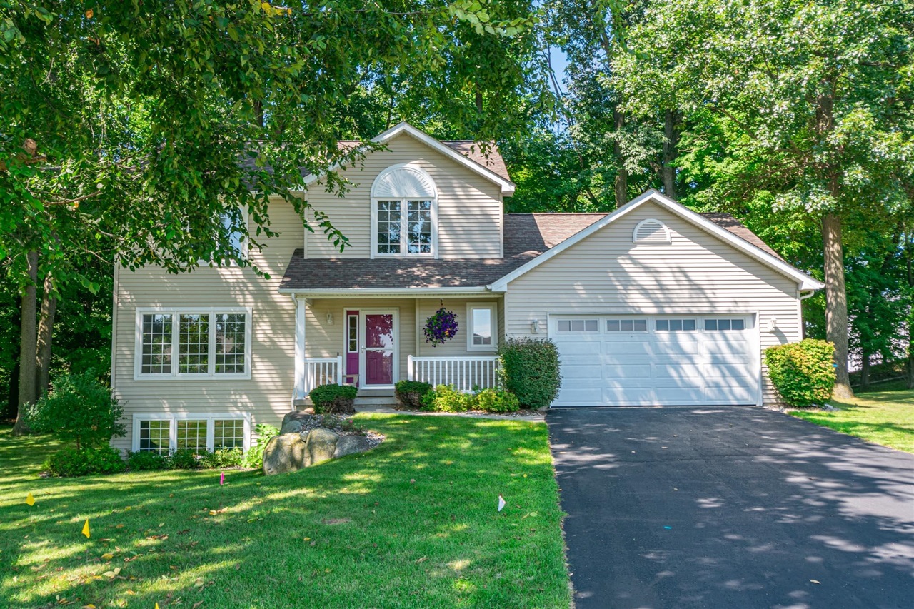 2nd image of 132 Kensington Ct, Battle Creek, MI 49015 | MLS# 70554714