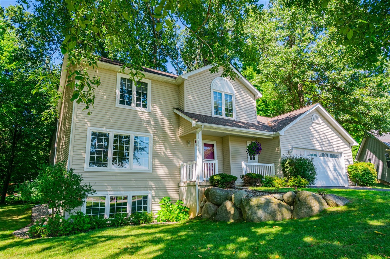 3rd image of 132 Kensington Ct, Battle Creek, MI 49015 | MLS# 70554714