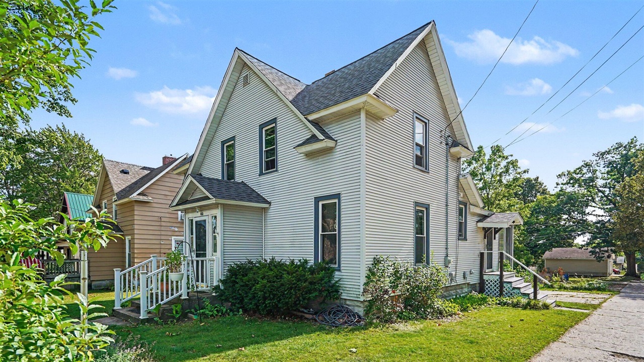 Photo 2 of Single family home for sale at 412 Prospect St, Cadillac, MI 49601 | MLS# 70554719 | Listing updated on 2026-09-14