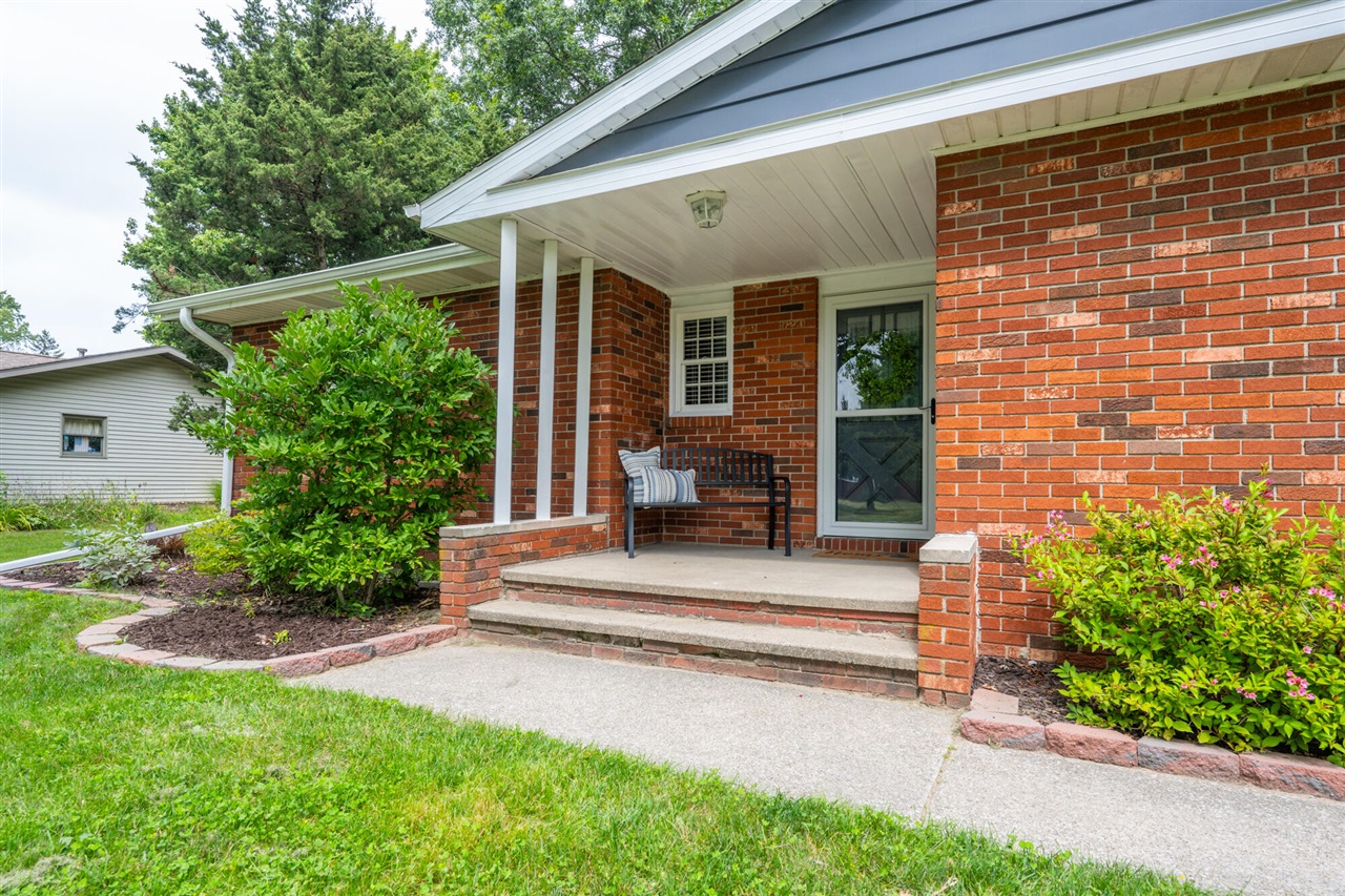 3rd image of 2351 Fountain Ln, Stevensville, MI 49127 | MLS# 70554720