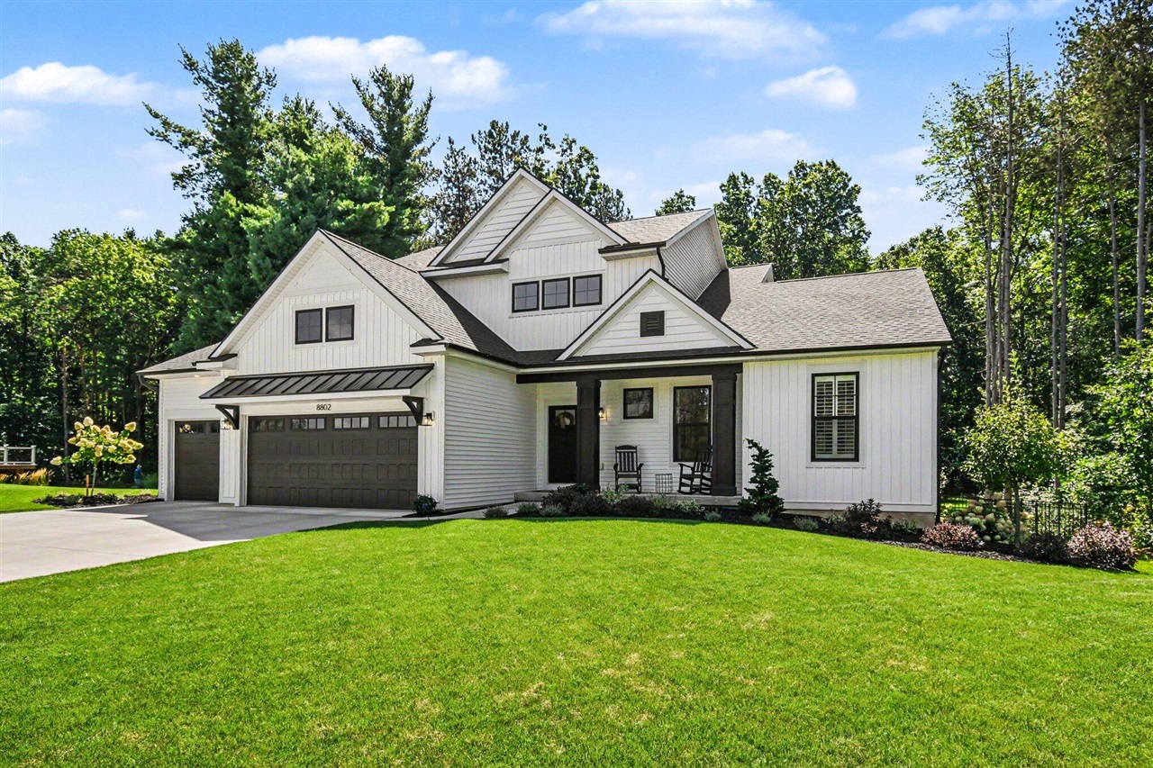 3rd image of 8802 Lapham Dr, Rockford, MI 49341 | MLS# 70554725
