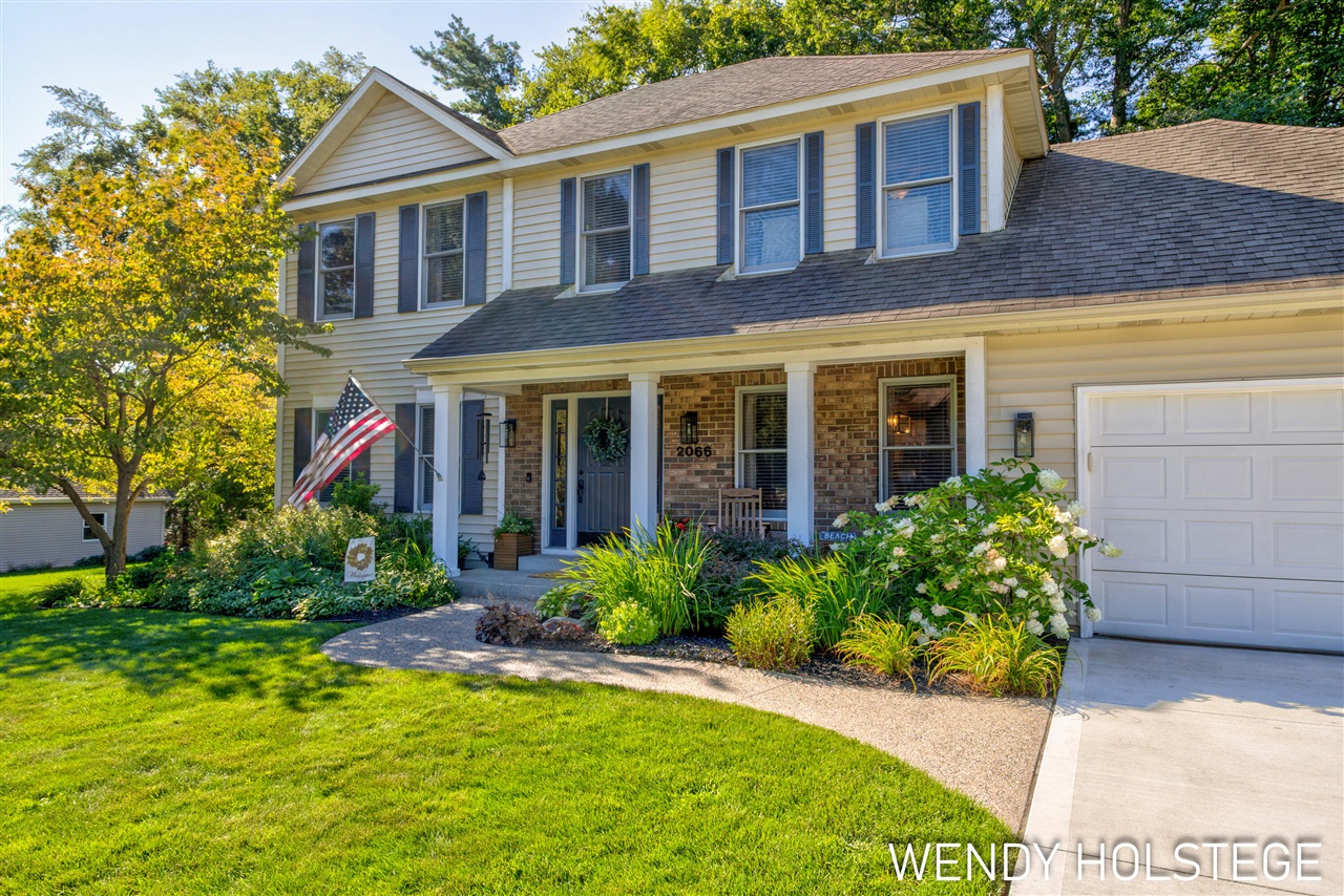 Photo 2 of Single family home for sale at 2066 Woodlark Dr, Holland, MI 49424 | MLS# 70554731 | Listing updated on 2026-09-17