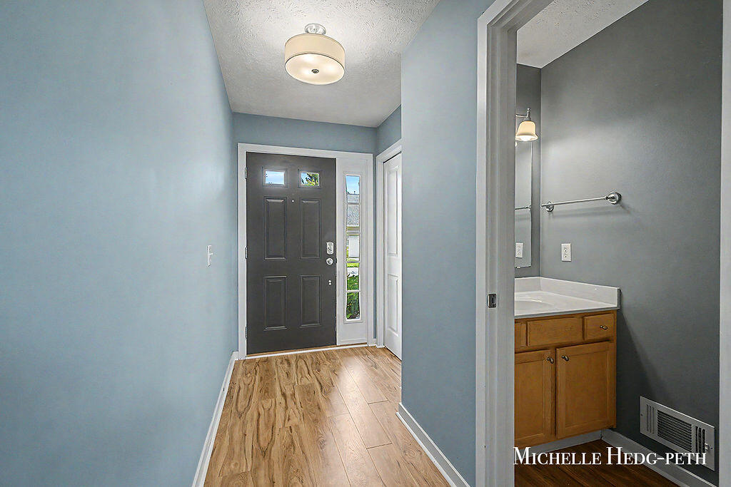 Photo 3 of Condo for sale at 2984 Edgestone Dr #22, Hudsonville, MI 49426 | MLS# 70554735 | Listing updated on 2026-09-18