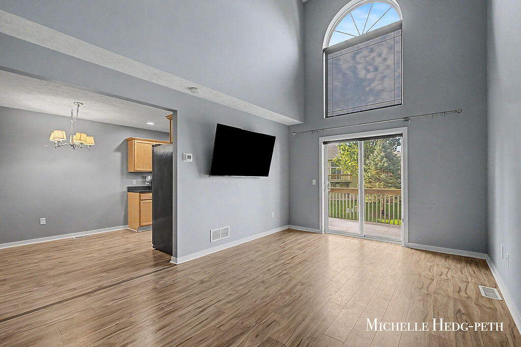 Listing Photo 4 - Condo for sale in building located at 2984 Edgestone Dr, Hudsonville, MI 49426 - Unit #22