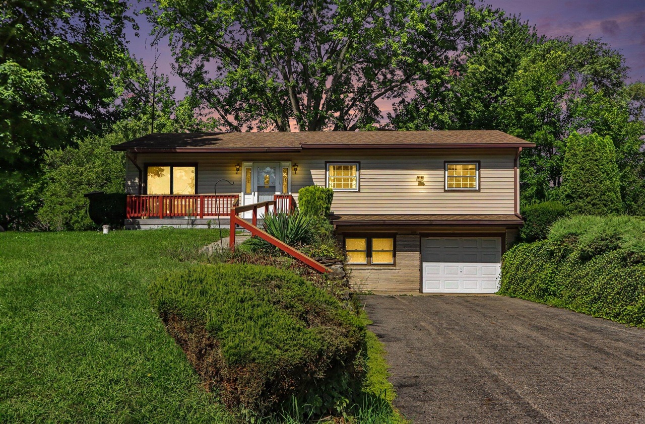 Photo 2 of Single family home for sale at 63892 Fairhope Dr, Hartford, MI 49057 | MLS# 70554737 | Listing updated on 2026-09-17
