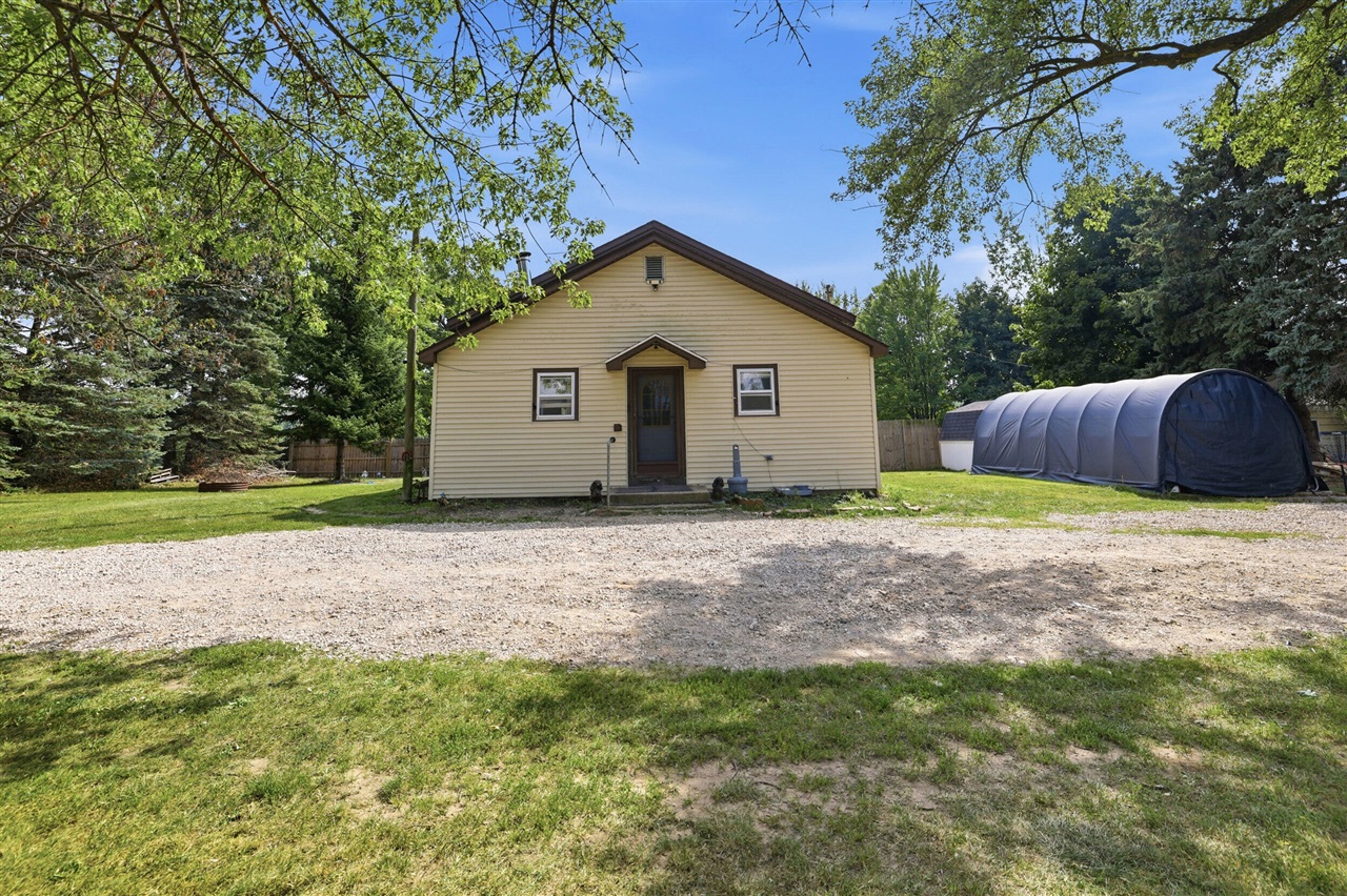 2nd image of 7531 County Farm Rd, Greenville, MI 48838 | MLS# 70554748