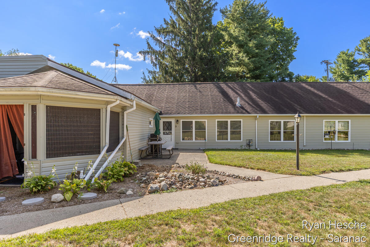 4th image of 2059 Sunshine Dr #D, Trufant, MI 49347 | MLS# 70554764
