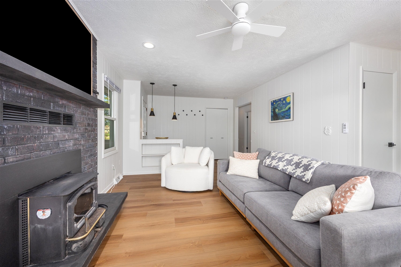 Photo 3 of Single family home for sale at 5540 Cozy Point Dr, Newaygo, MI 49337 | MLS# 70554772 | Listing updated on 2026-09-16