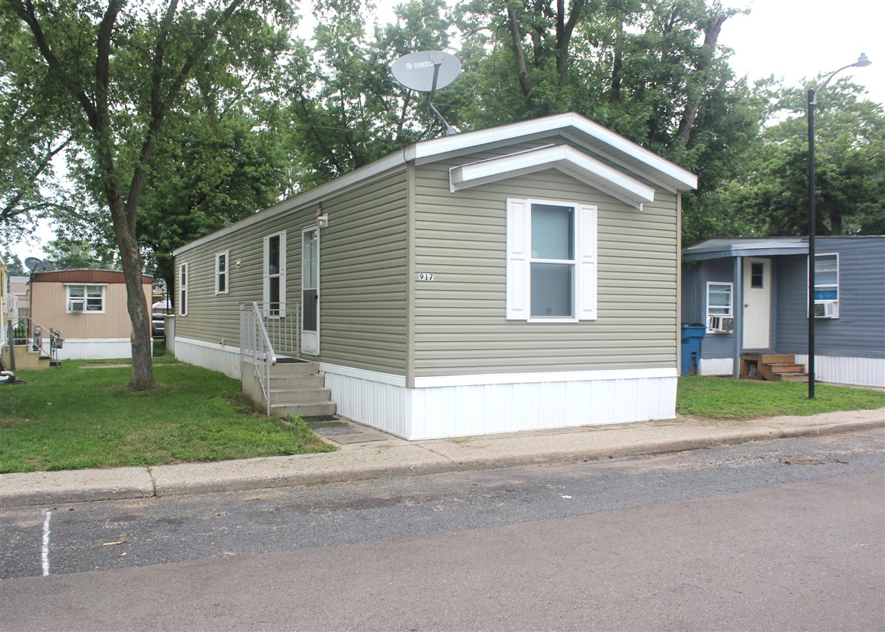 1st image of 917 Marlin Ave, Wyoming, MI 49509 | MLS# 70554780