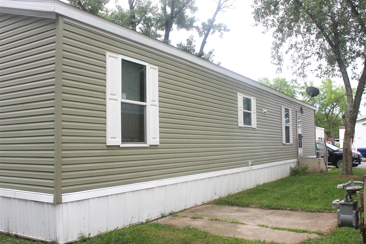 3rd image of 917 Marlin Ave, Wyoming, MI 49509 | MLS# 70554780