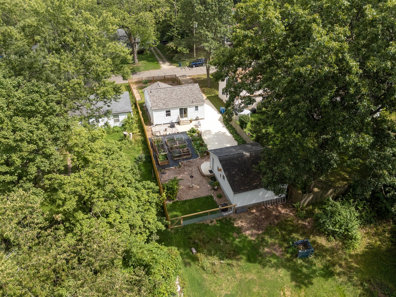 3rd image of 1707 Texel Dr, Kalamazoo, MI 49048 | MLS# 70554784