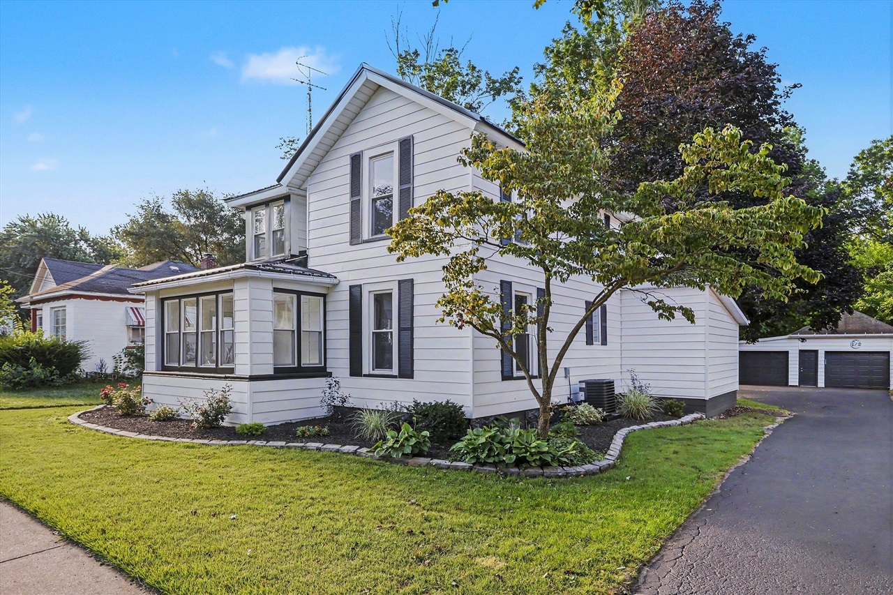 2nd image of 105 W Telegraph, Dowagiac, MI 49047 | MLS# 70554802