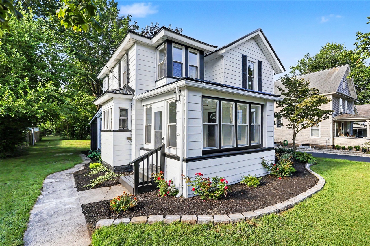 3rd image of 105 W Telegraph, Dowagiac, MI 49047 | MLS# 70554802