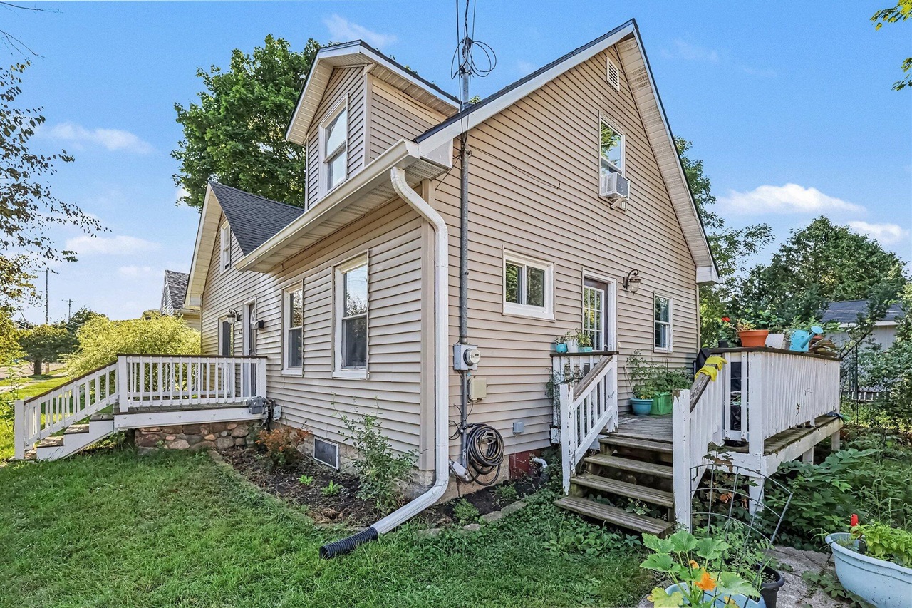 3rd image of 125 W Randolph St, Lansing, MI 48906 | MLS# 70554815