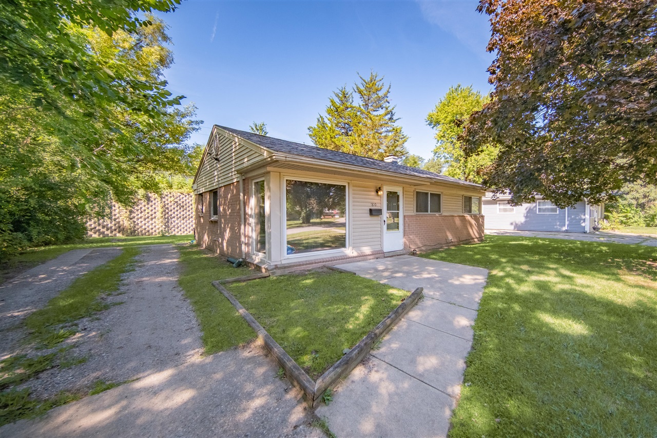 Photo 2 of Single family home for sale at 1810 Carol Ann Ave, Ypsilanti, MI 48198 | MLS# 70554818 | Listing updated on 2026-09-16
