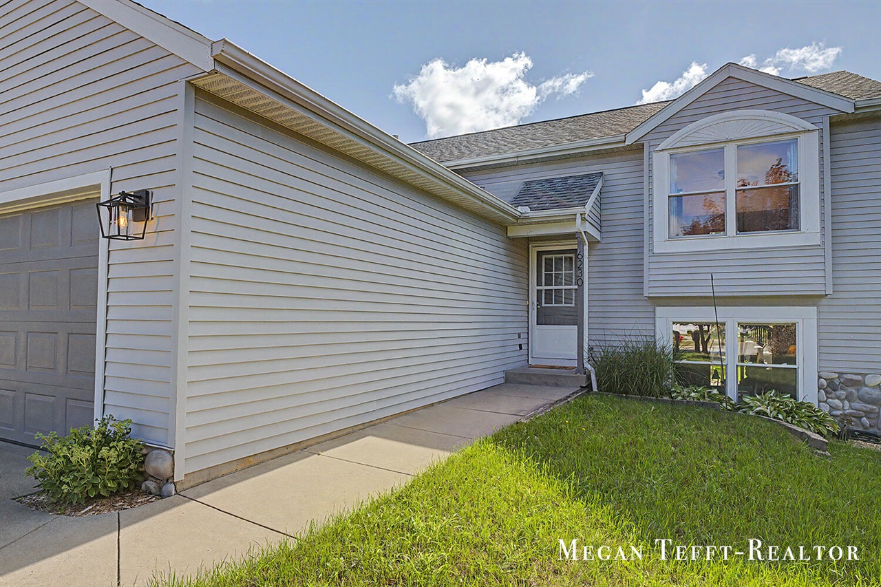 Photo 3 of Sale Pending at 6230 Belmont Farms, Belmont, MI 49306 | MLS# 70554822 | Listing updated on 2026-09-16