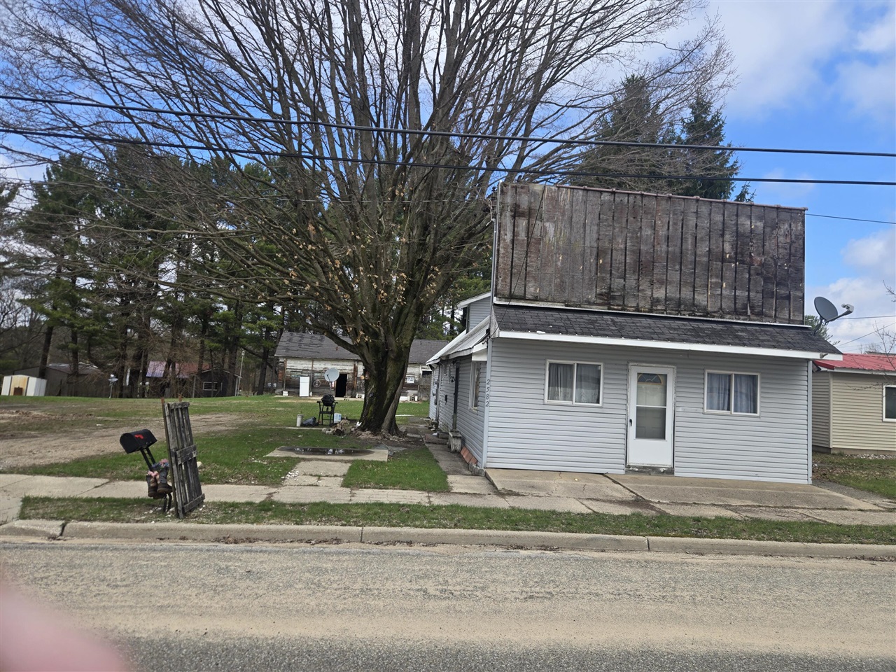 Photo 1 of Single family home for sale at 2582 E Michigan St, Free Soil, MI 49411 | MLS# 70554835 | Listing updated on 2026-09-02