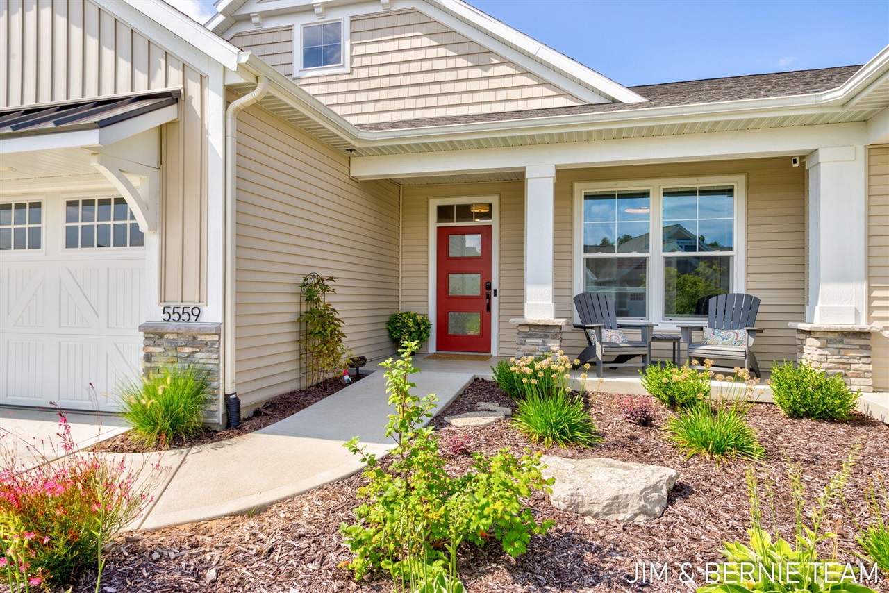 3rd image of 5559 Albright Ave, Wyoming, MI 49418