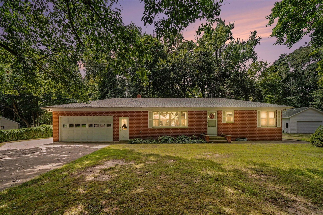 Photo 3 of Single family home for sale at 304 Orchard Cir, Gobles, MI 49055 | MLS# 70554875 | Listing updated on 2026-09-15