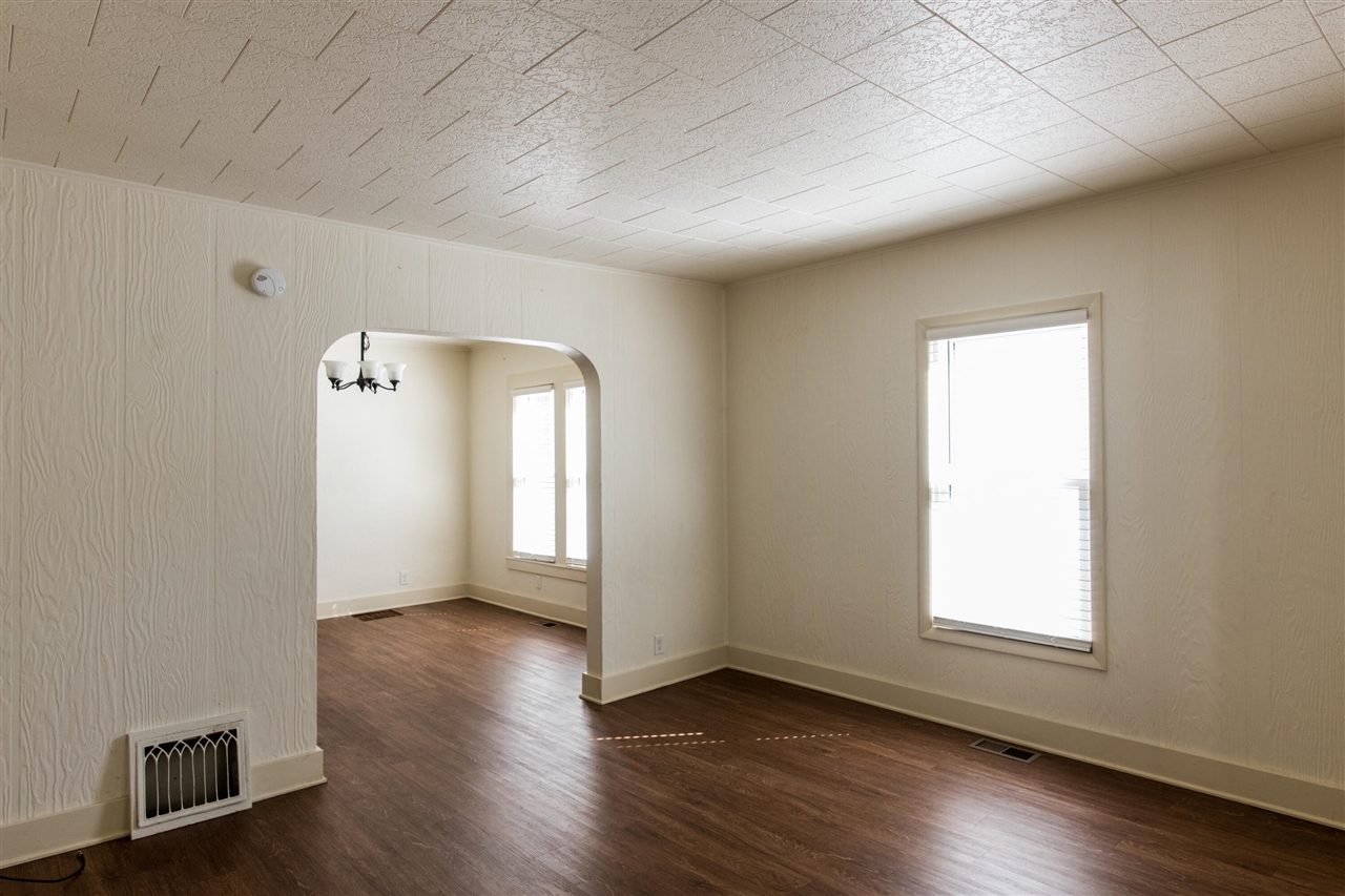 Photo 3 of Single family home for sale at 1305 Reed Ave, Kalamazoo, MI 49001 | MLS# 70554890 | Listing updated on 2026-09-14