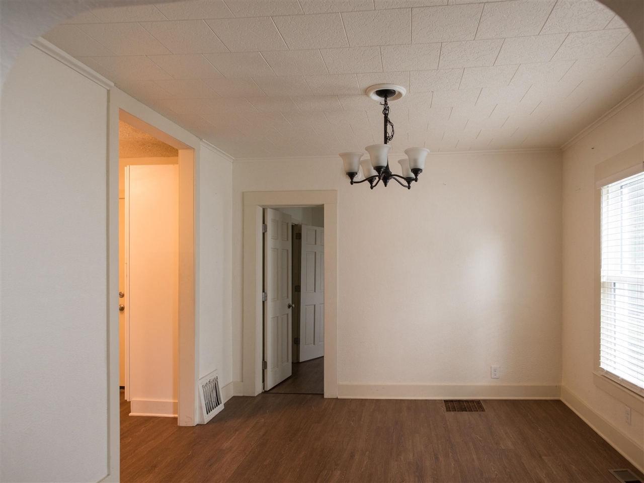 Photo 3 of Single family home for sale at 1305 Reed Ave, Kalamazoo, MI 49001 | MLS# 70554890 | Listing updated on 2026-09-14