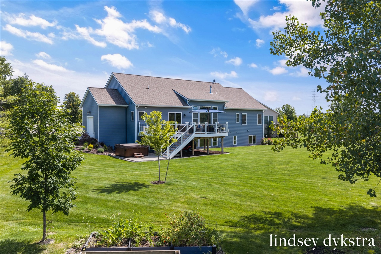 2nd image of 2402 Stable Dr, Hudsonville, MI 49426 | MLS# 70554902