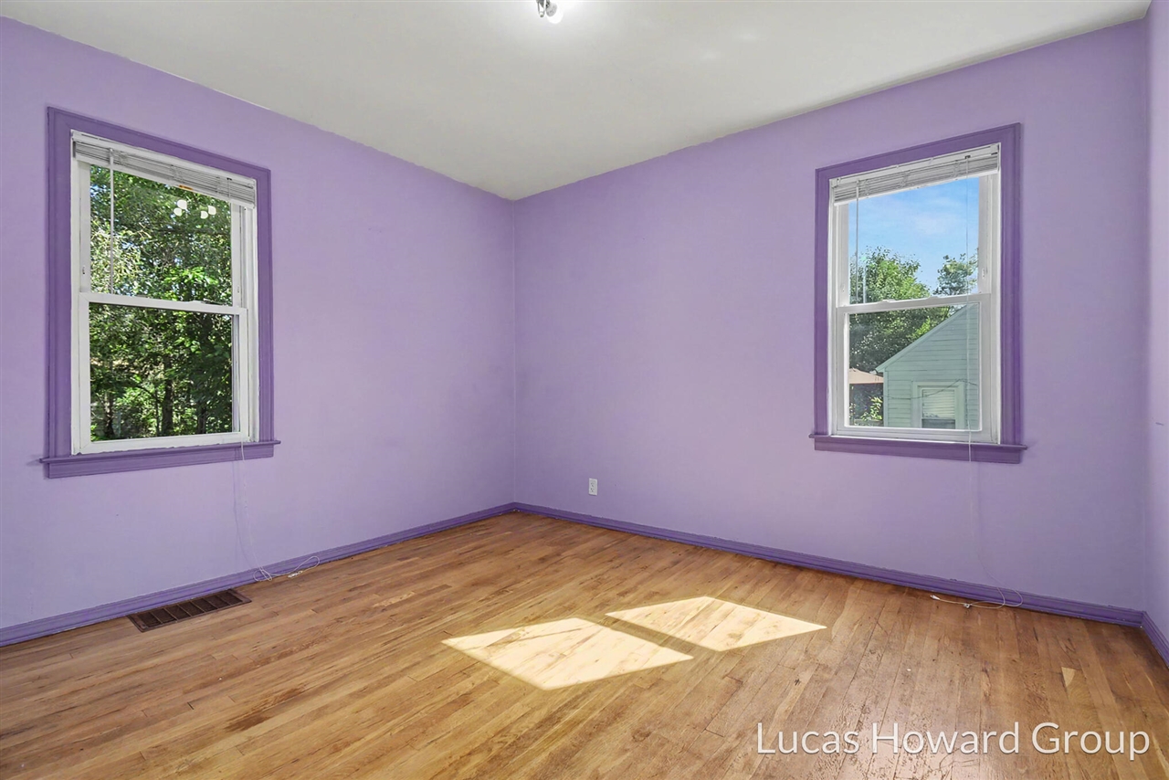 4th image of 917 Royal Oak St, Wyoming, MI 49509 | MLS# 70554911