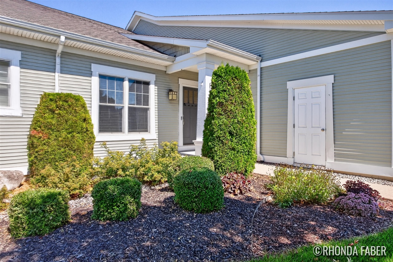 2nd image of 1792 N Trillium Cir, Zeeland, MI 49464 | MLS# 70554918
