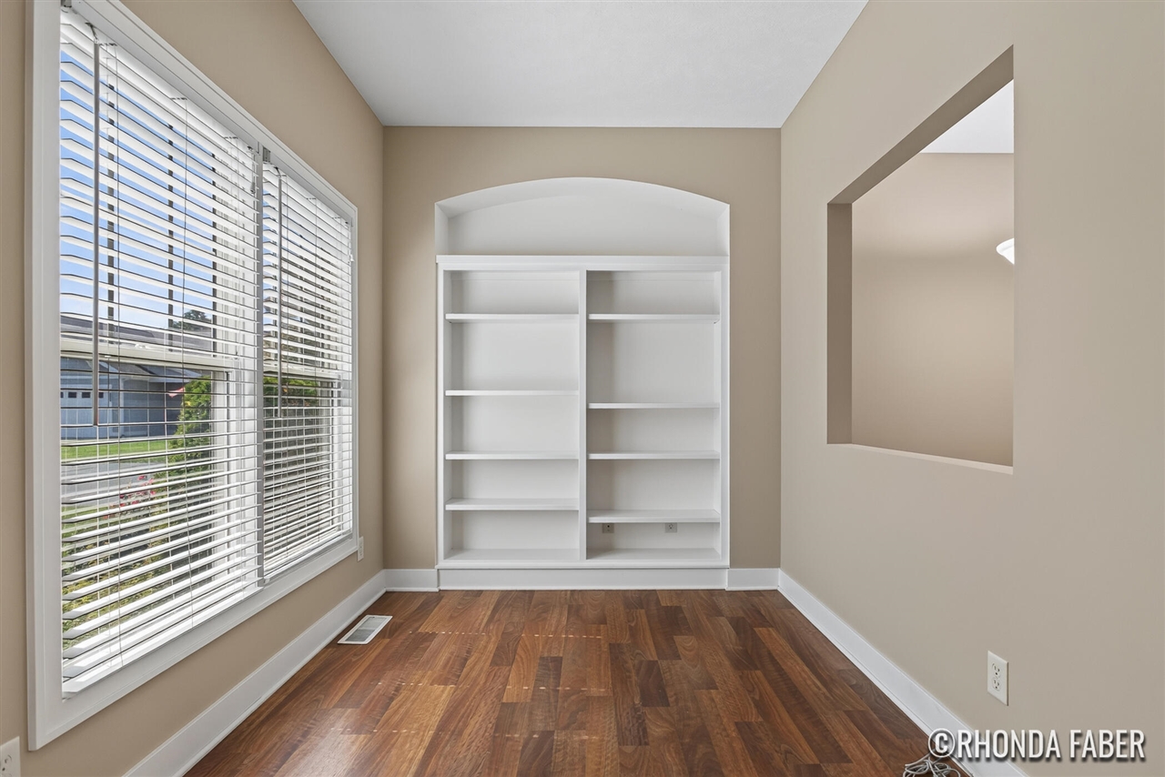 3rd image of 1792 N Trillium Cir, Zeeland, MI 49464 | MLS# 70554918