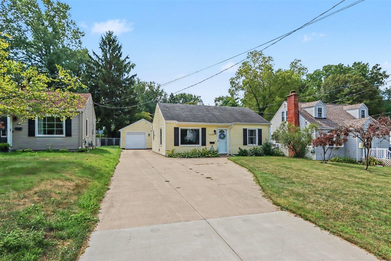 2nd image of 2313 Waverly St, Kalamazoo, MI 49006 | MLS# 70554925