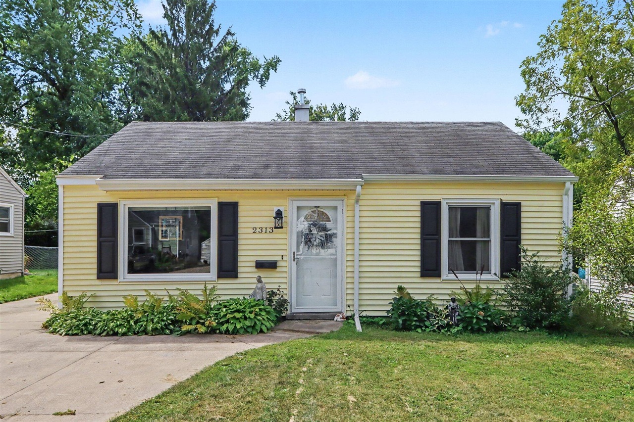 4th image of 2313 Waverly St, Kalamazoo, MI 49006 | MLS# 70554925