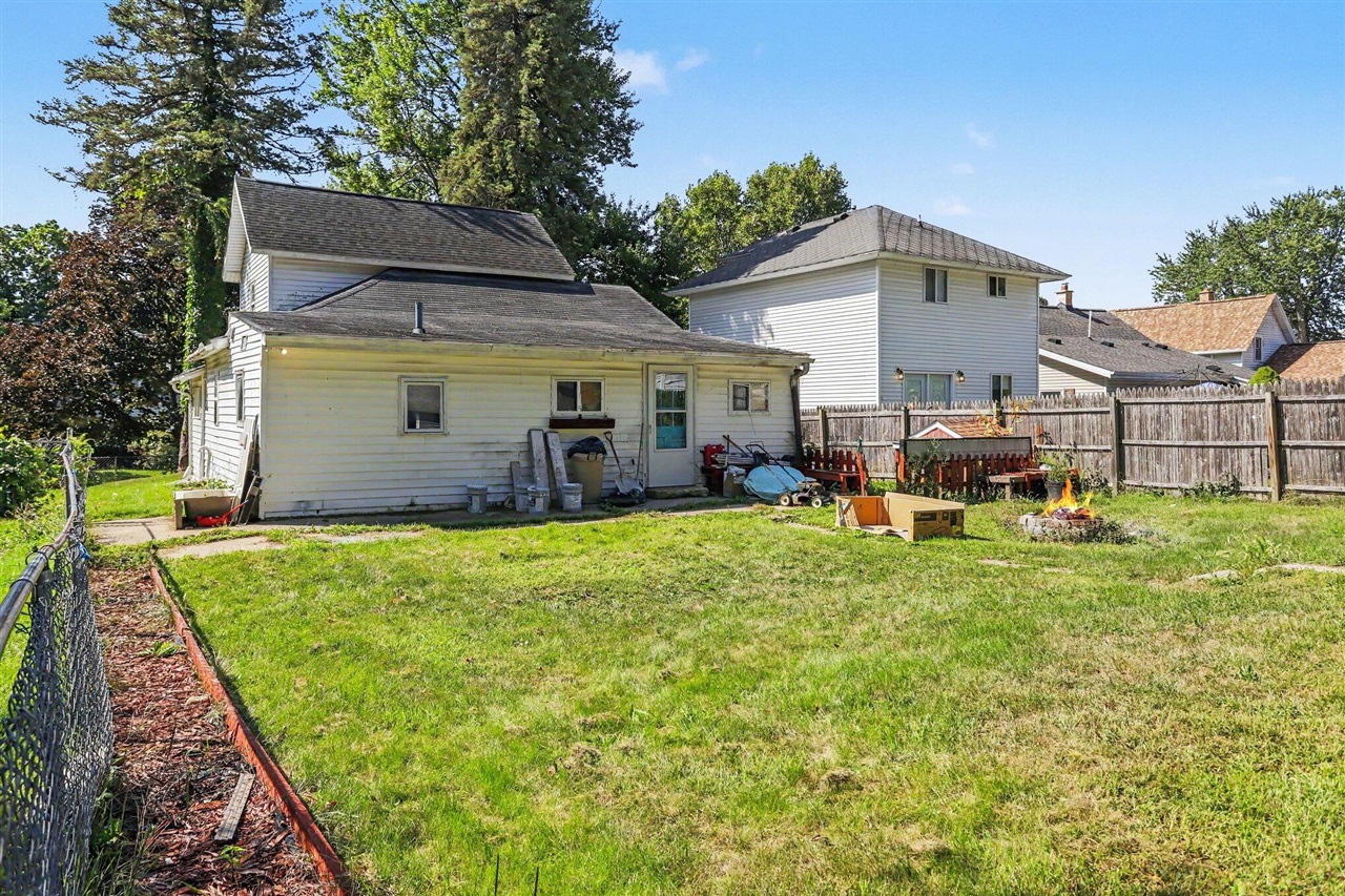 Photo 4 of Single family home for sale at 64 Goguac St, Battle Creek, MI 49015 | MLS# 70554931 | Listing updated on 2026-09-13