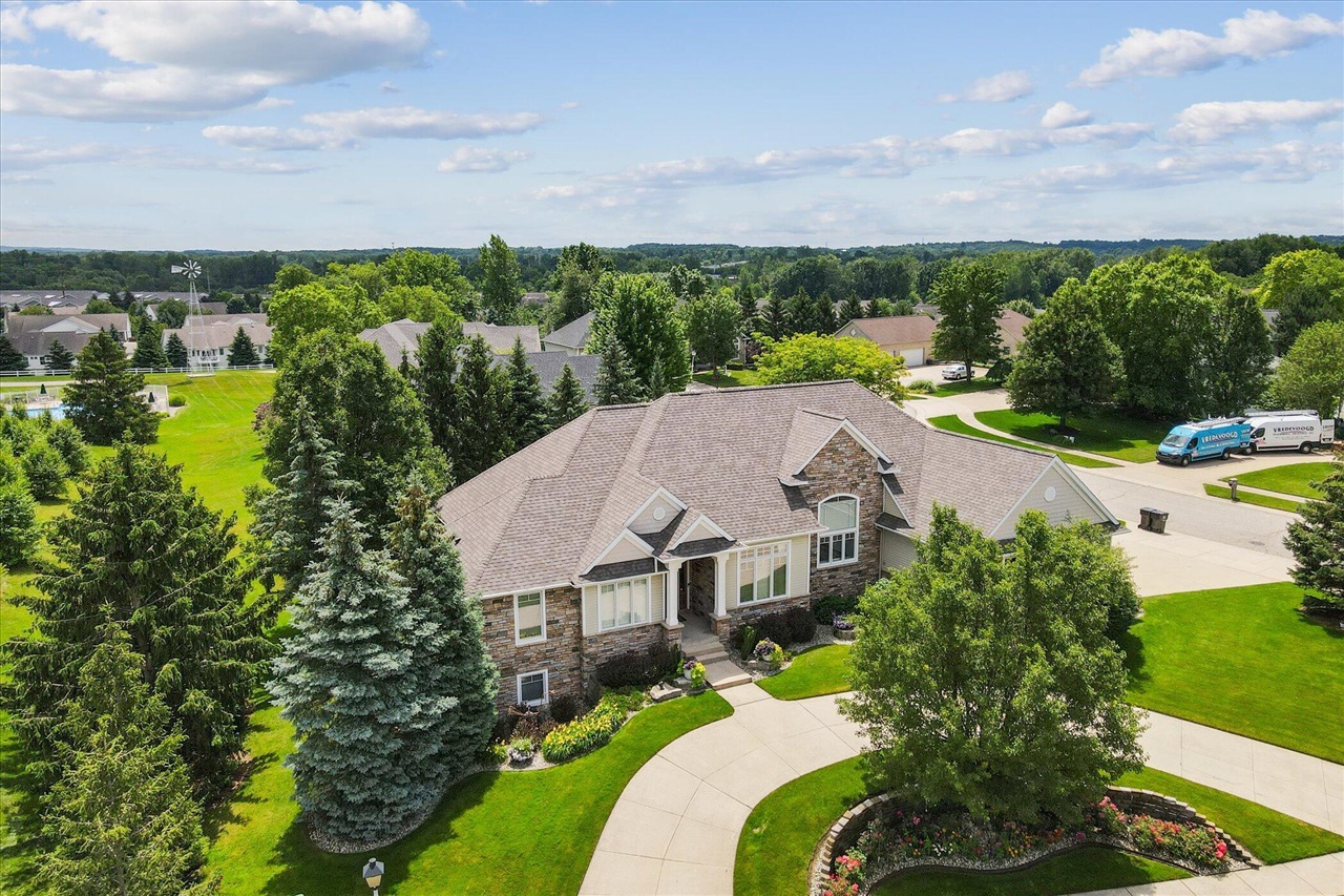 1st image of 4132 Ayrshire Dr, Wyoming, MI 49418 | MLS# 70554936