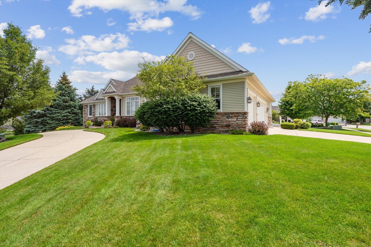 3rd image of 4132 Ayrshire Dr, Wyoming, MI 49418 | MLS# 70554936