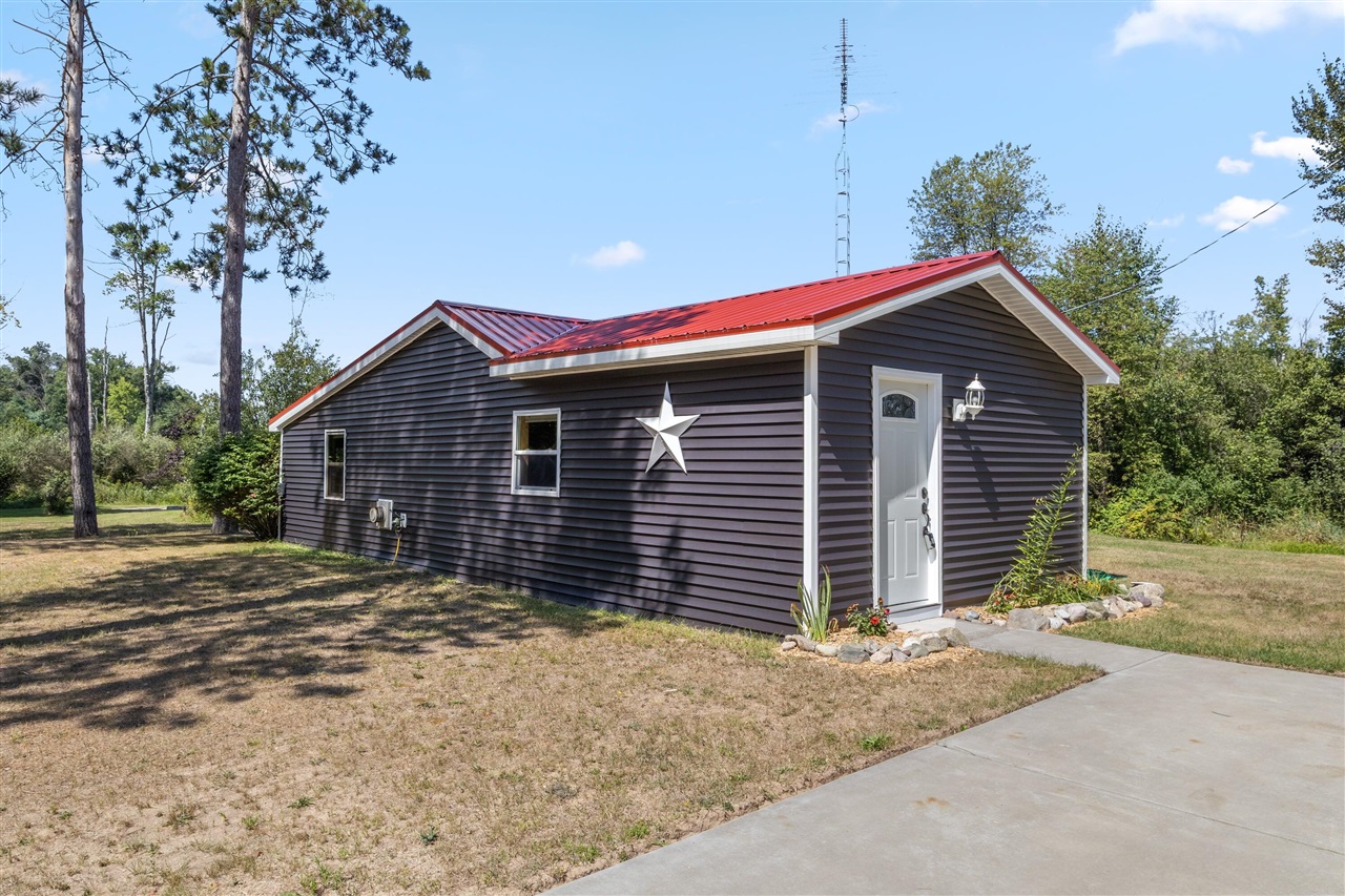 Photo 1 of Single family home for sale at 2029 E 6 Mile Rd, White Cloud, MI 49349 | MLS# 70554949 | Listing updated on 2026-09-22