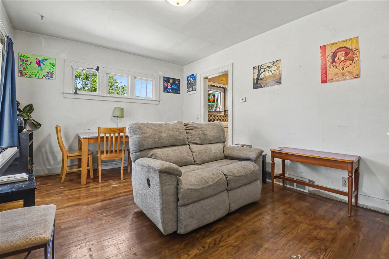 4th image of 4858 Walton Ave, Wyoming, MI 49548 | MLS# 70554978