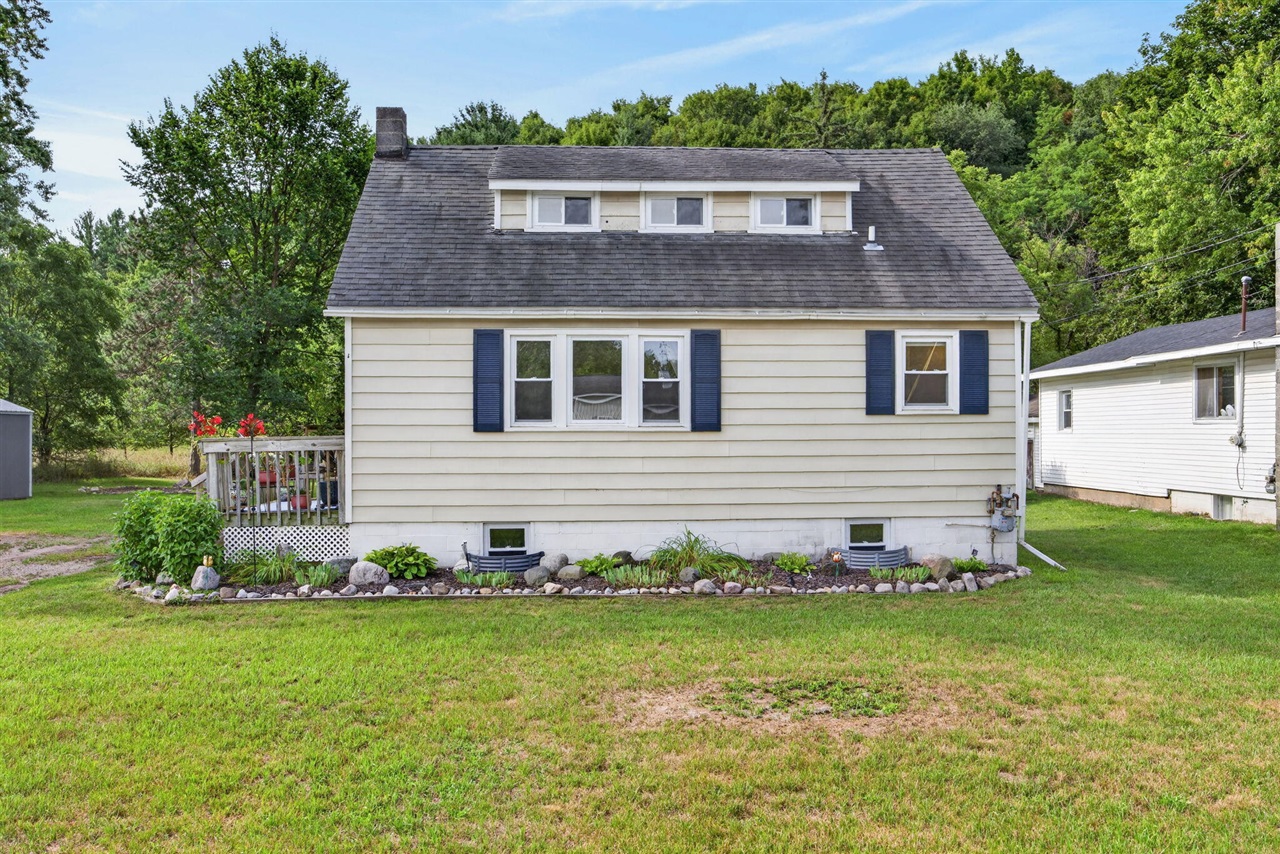 Photo 3 of Sale Pending at 625 W Bridge St, Big Rapids, MI 49307 | MLS# 70554997 | Listing updated on 2026-09-21