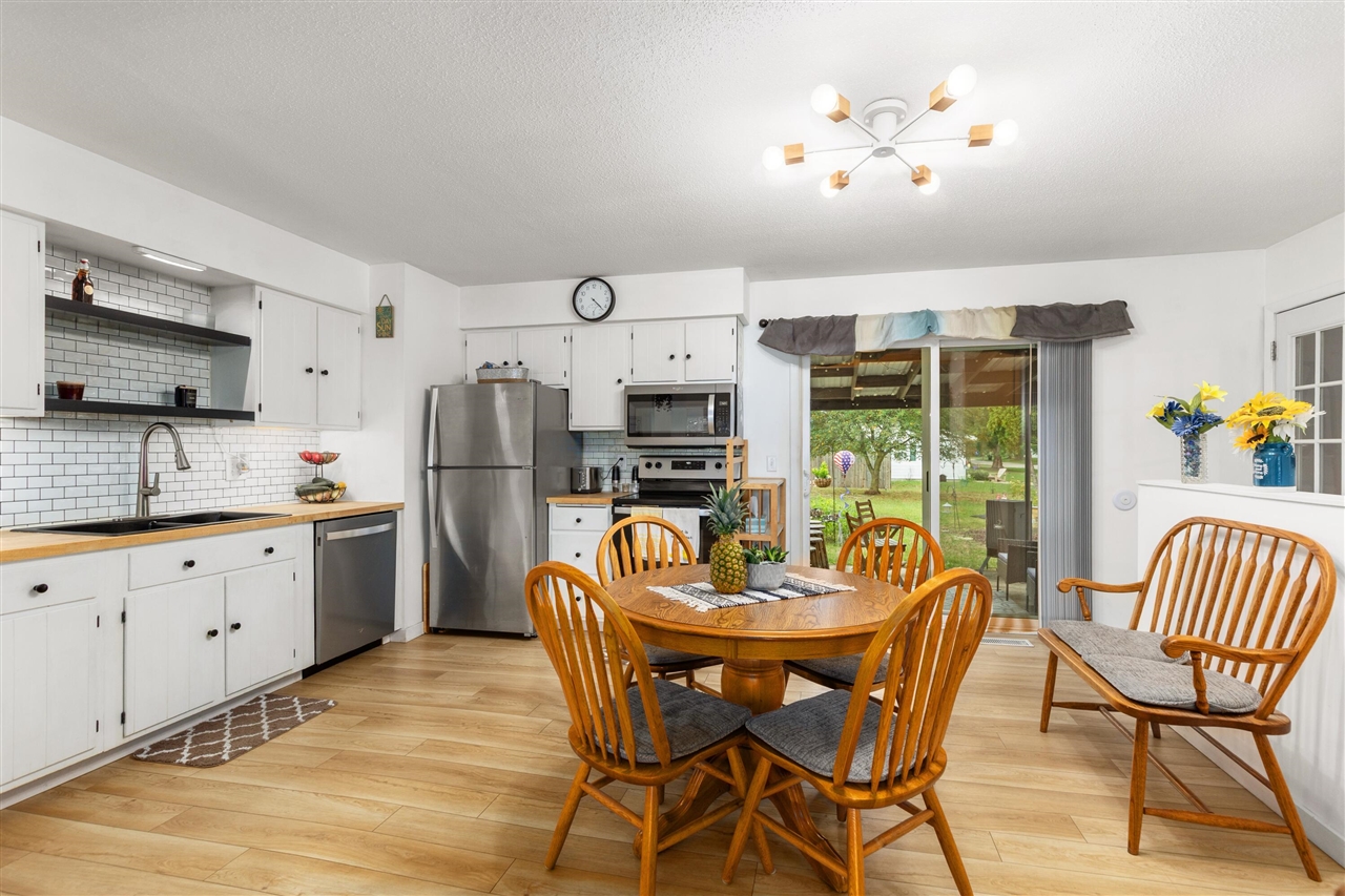 Photo 3 of Single family home for sale at 20600 Ross Pkwy, Big Rapids, MI 49307 | MLS# 70555035 | Listing updated on 2026-10-02