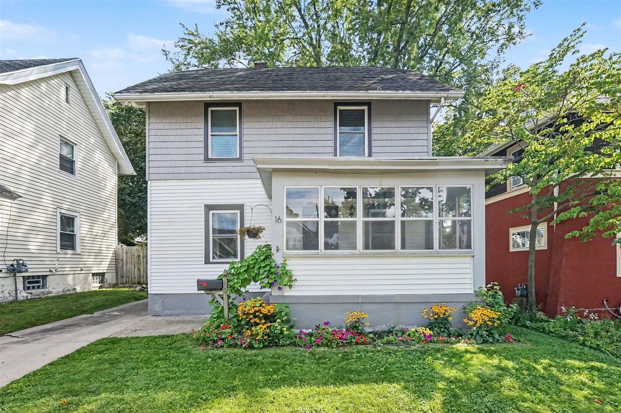 Single family home for sale at 16 Dean St, Grand Rapids, MI 49505 | MLS# 70555041
