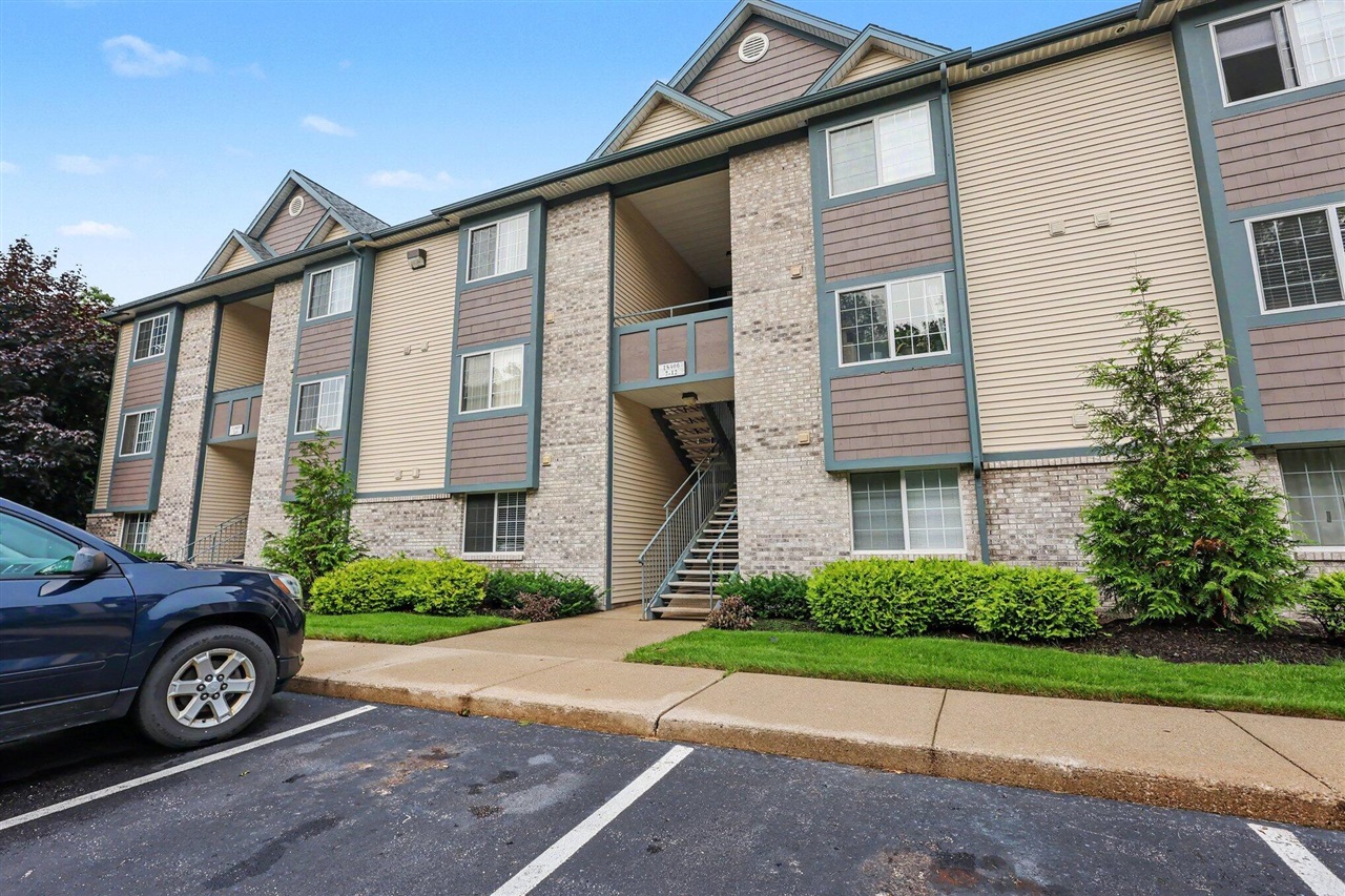 Condo for sale at 18400 N Ridge Ct #7, Spring Lake, MI 49456 | MLS# 70555045