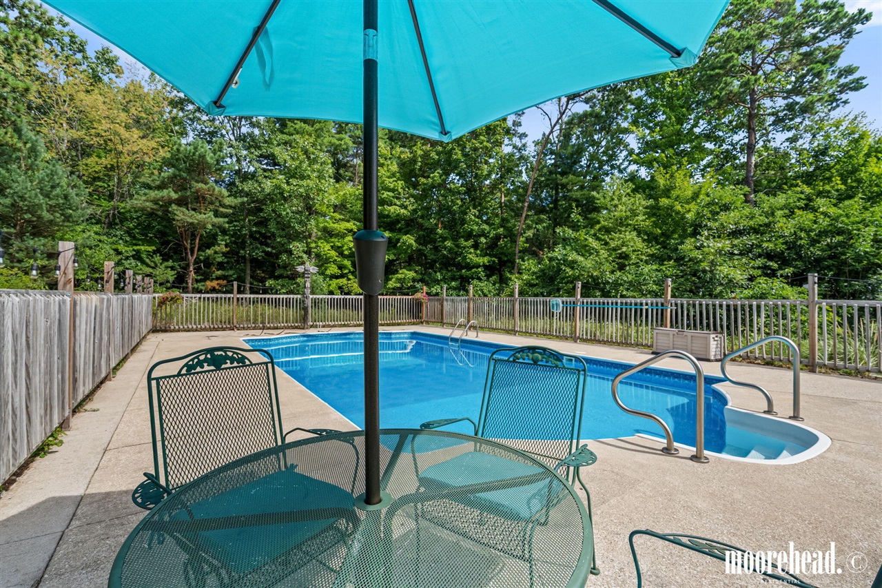 Photo 3 of Single family home for sale at 17047 Lincoln St, Grand Haven, MI 49417 | MLS# 70555050 | Listing updated on 2026-09-17